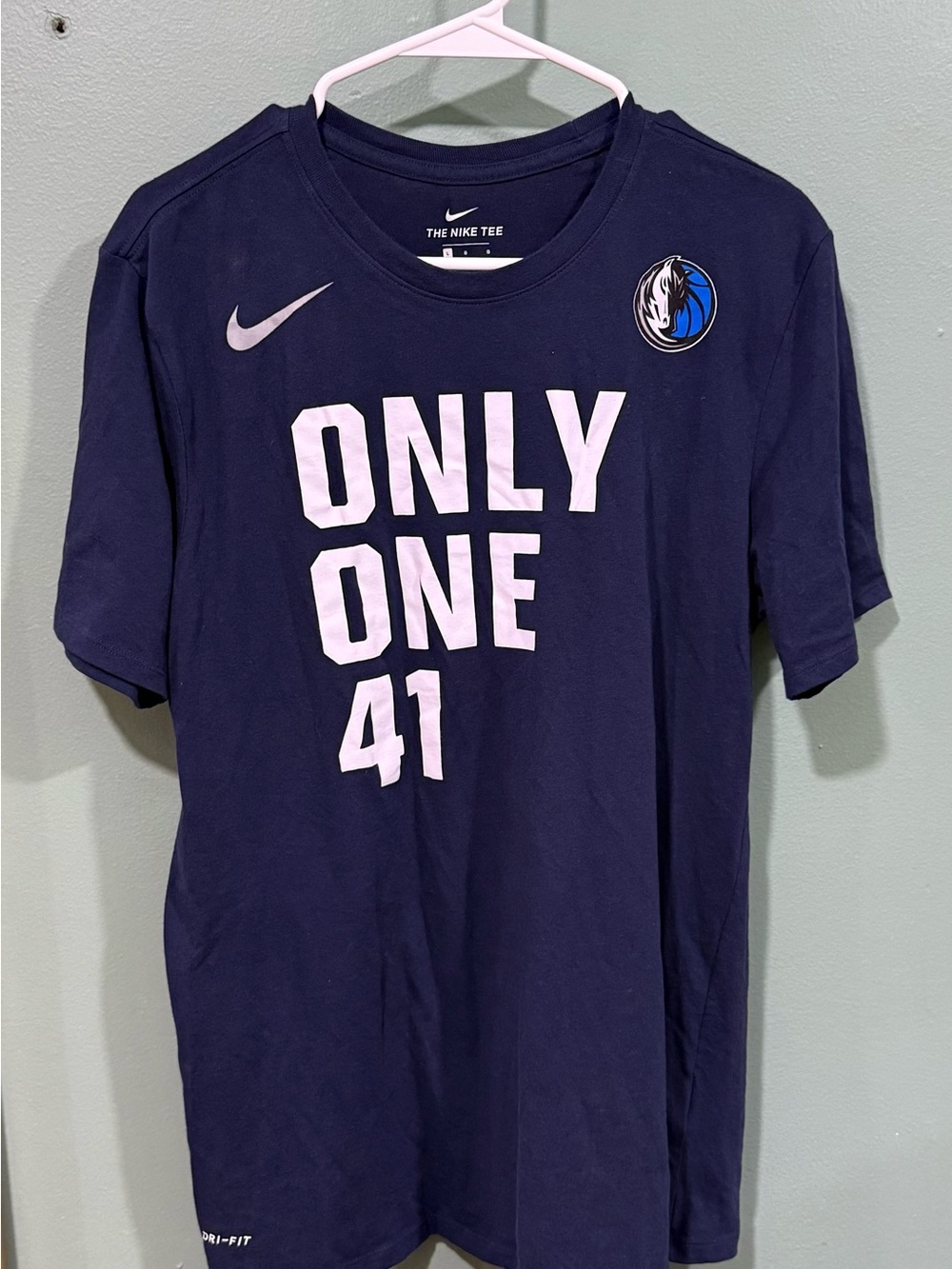 Nike Dallas Mavericks Dirk Nowitzki 'Only One 41' Dri-Fit T-Shirt Size Large